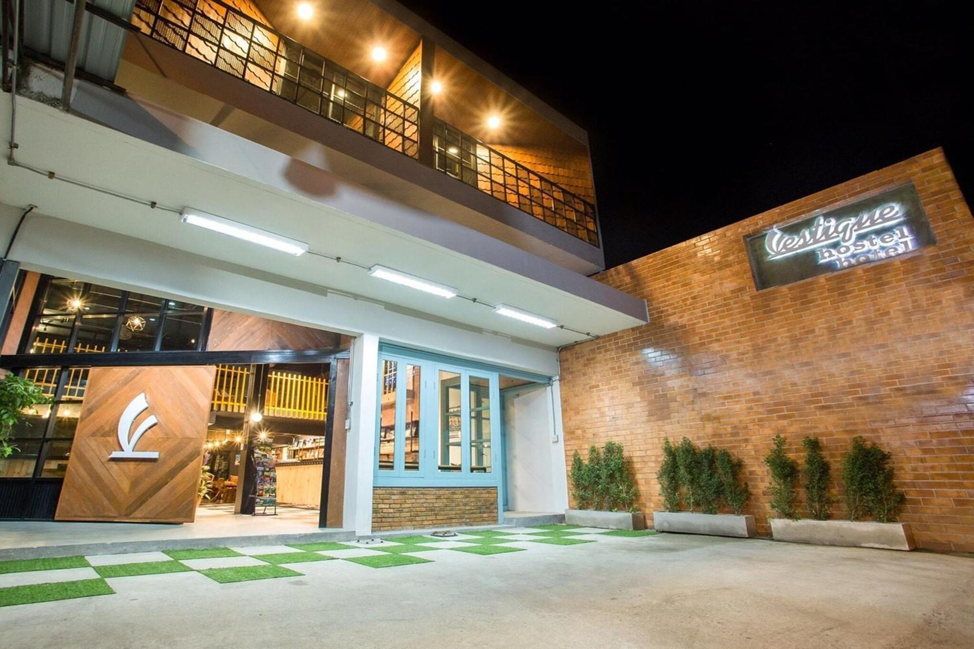 Vestique Hostel Chiang Mai Exterior photo